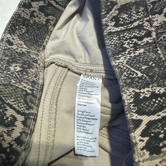Spanx Snake Print Ankle Jean-Ish Leggings - Picture 8 of 10